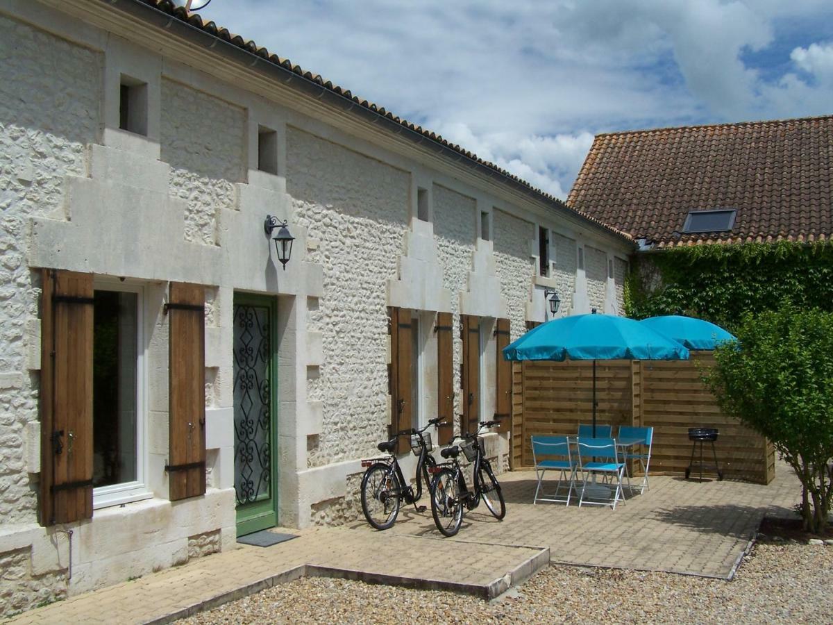 Chez Jousseaume Chambre D'Hotes Et Gites Saint-Ciers-Champagne Esterno foto